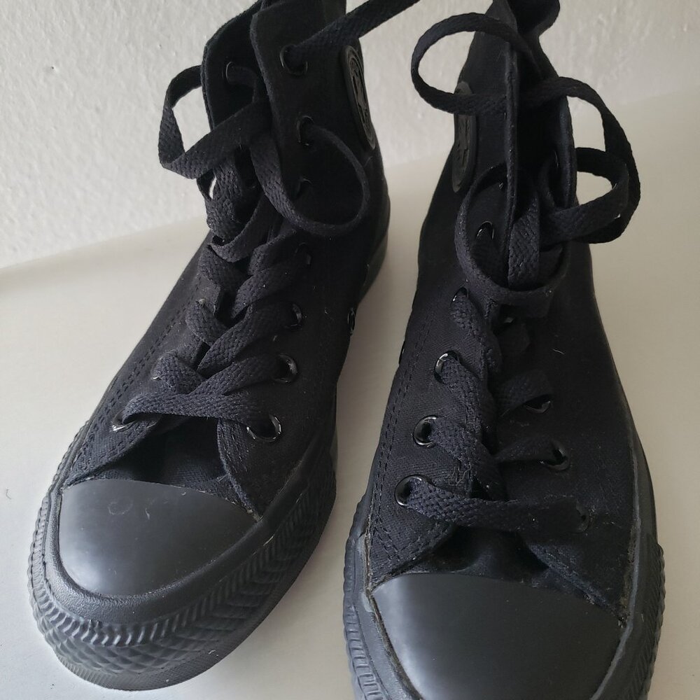Converse Chuck Taylor All Star black canvas high tops, unisex W6/M4